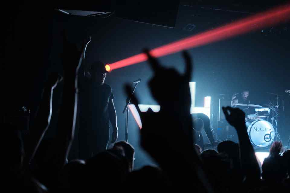 https://sparklerecords.com.au/wp-content/uploads/2017/05/inner_band_01.jpg